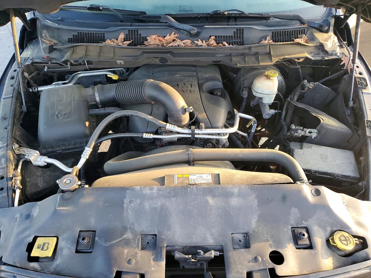 2014 RAM 1500 ST photo 31