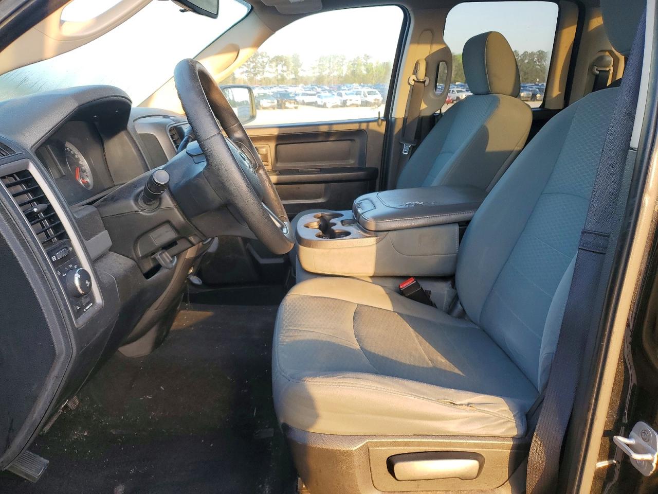 2014 RAM 1500 ST photo 19
