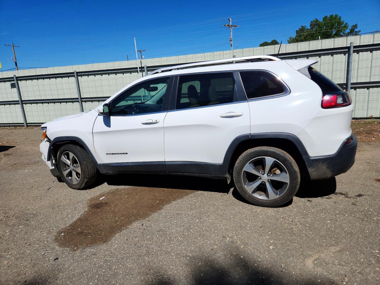 2019 JEEP CHEROKEE LIMITED photo 4