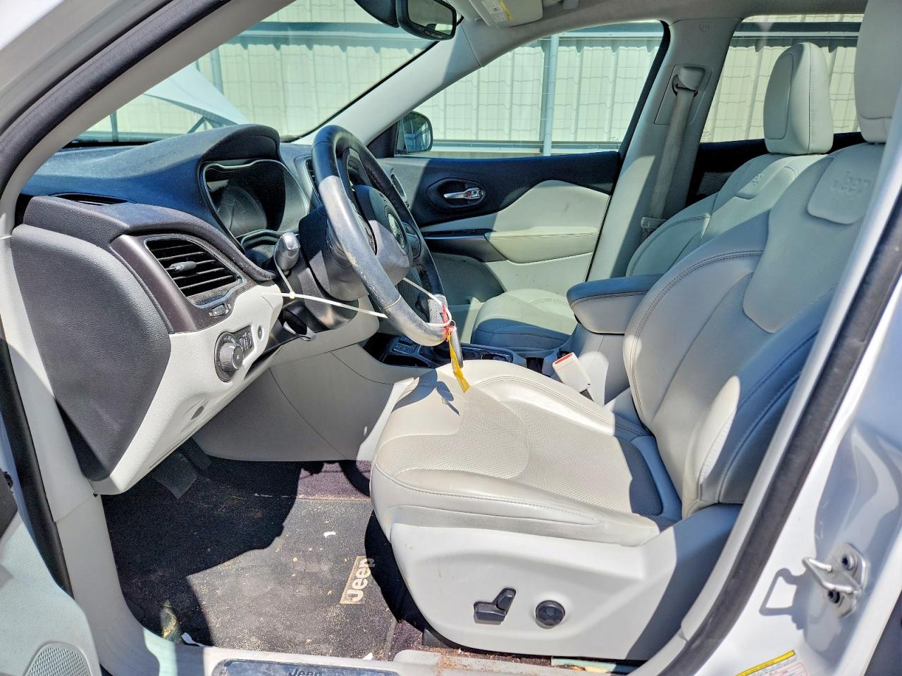 2019 JEEP CHEROKEE LIMITED photo 19