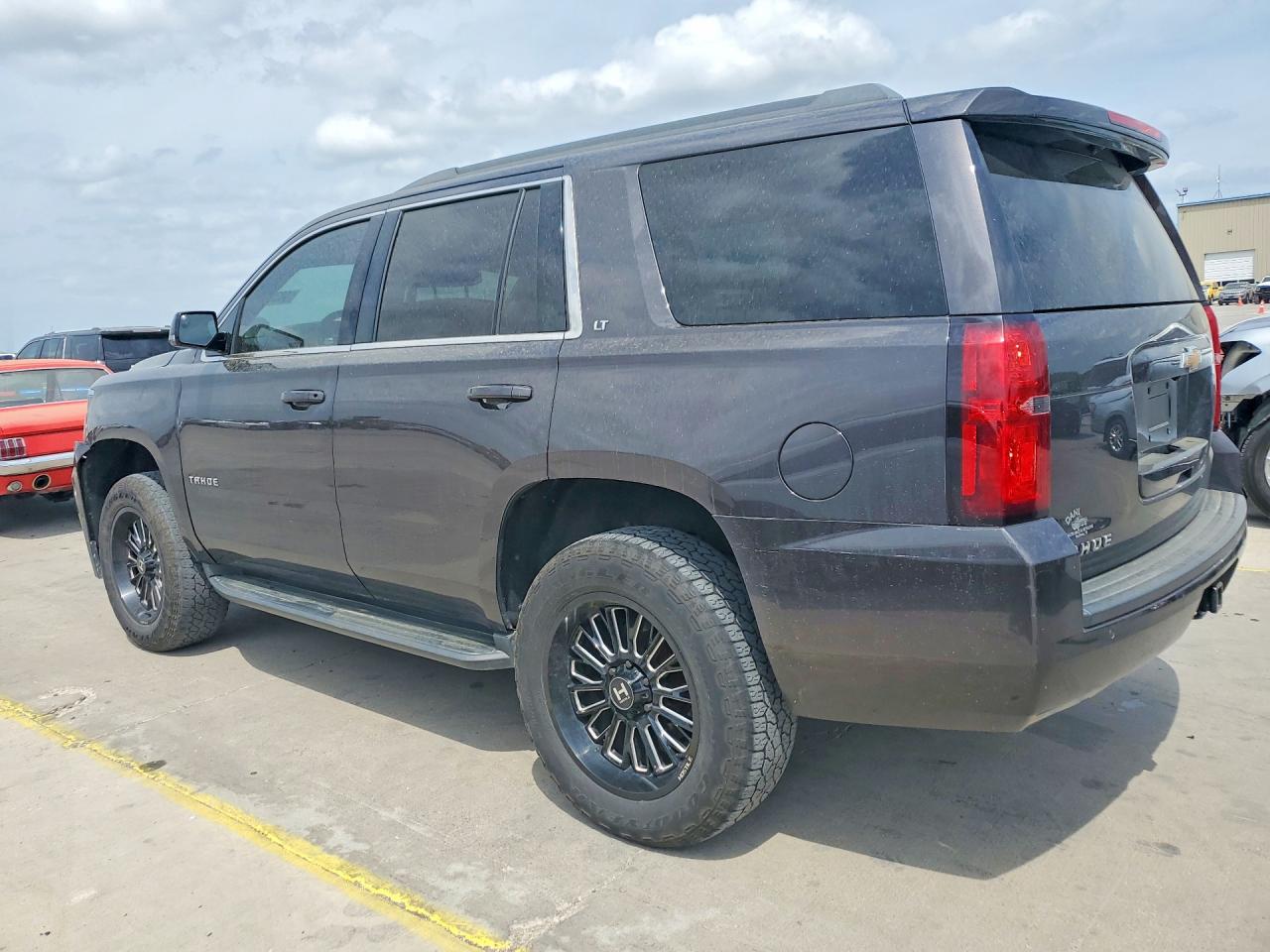 2017 CHEVROLET TAHOE C1500 LT photo 2