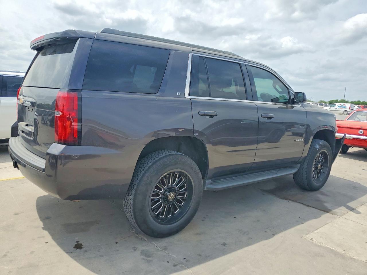 2017 CHEVROLET TAHOE C1500 LT photo 3