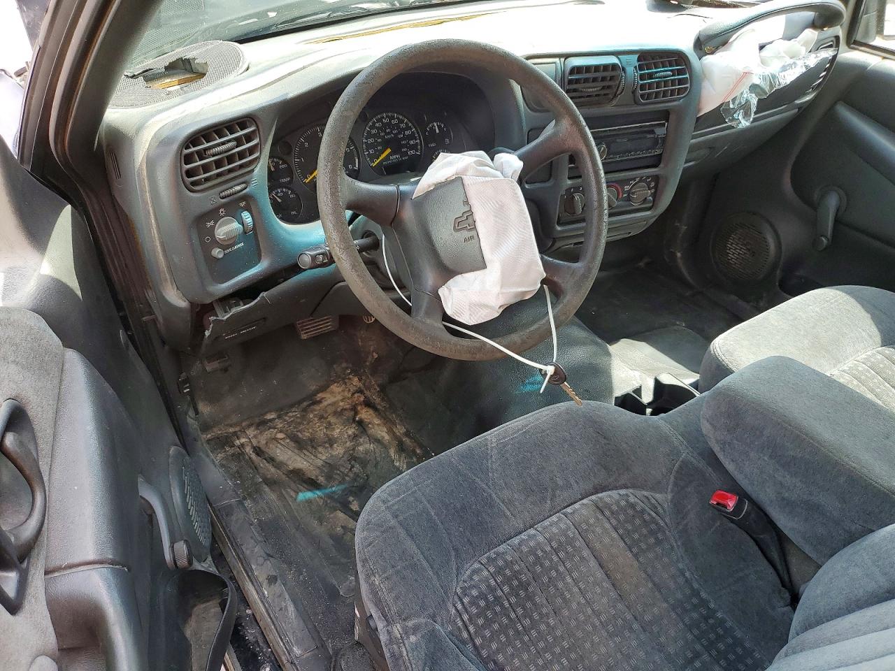 2000 CHEVROLET S TRUCK S10 photo 22