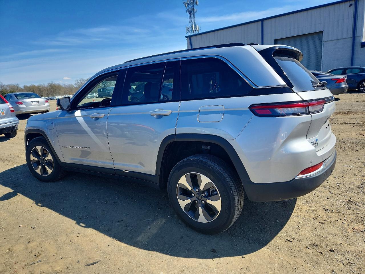 2023 JEEP GRAND CHEROKEE LIMITED 4XE photo 4