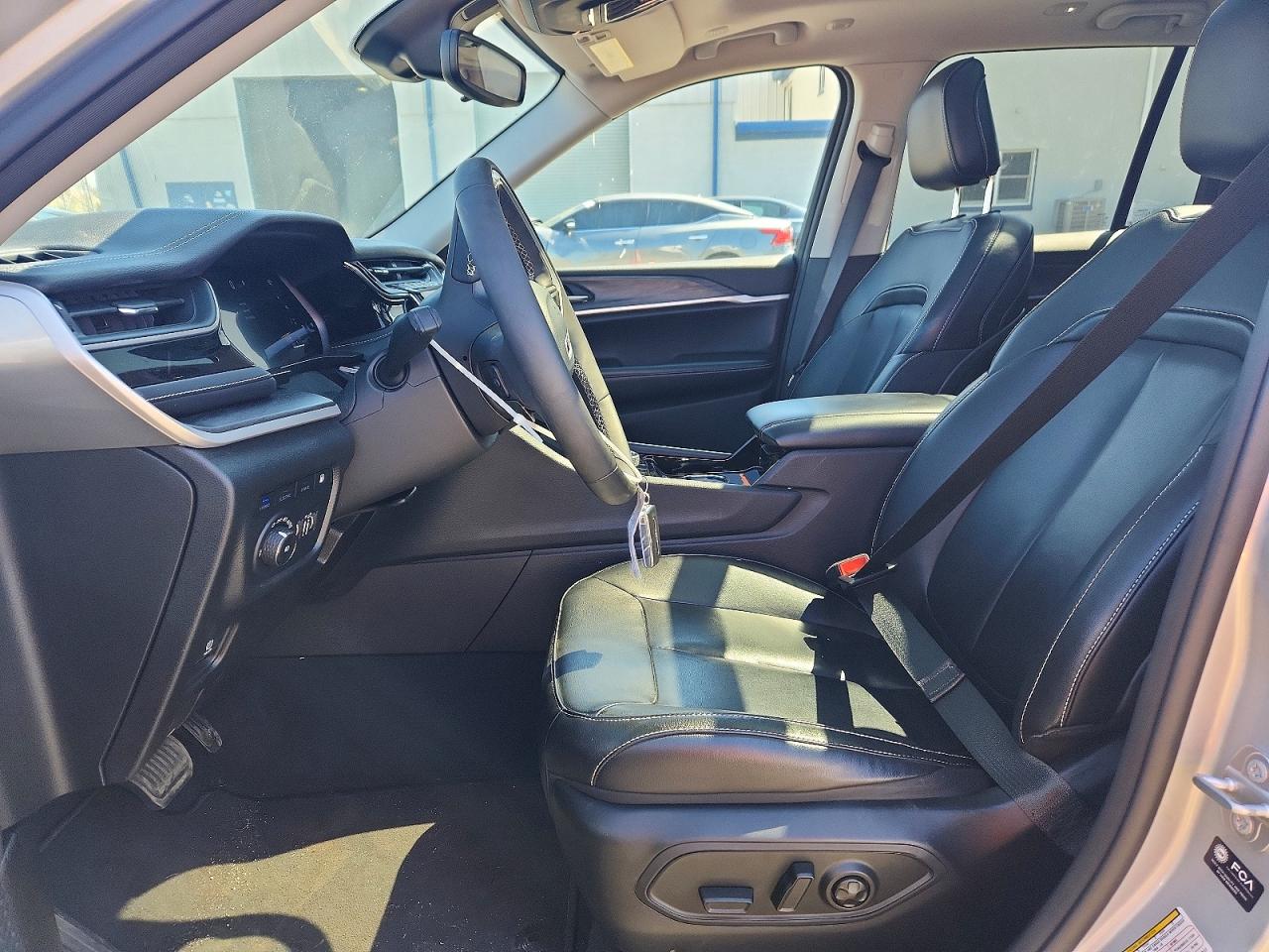 2023 JEEP GRAND CHEROKEE LIMITED 4XE photo 19
