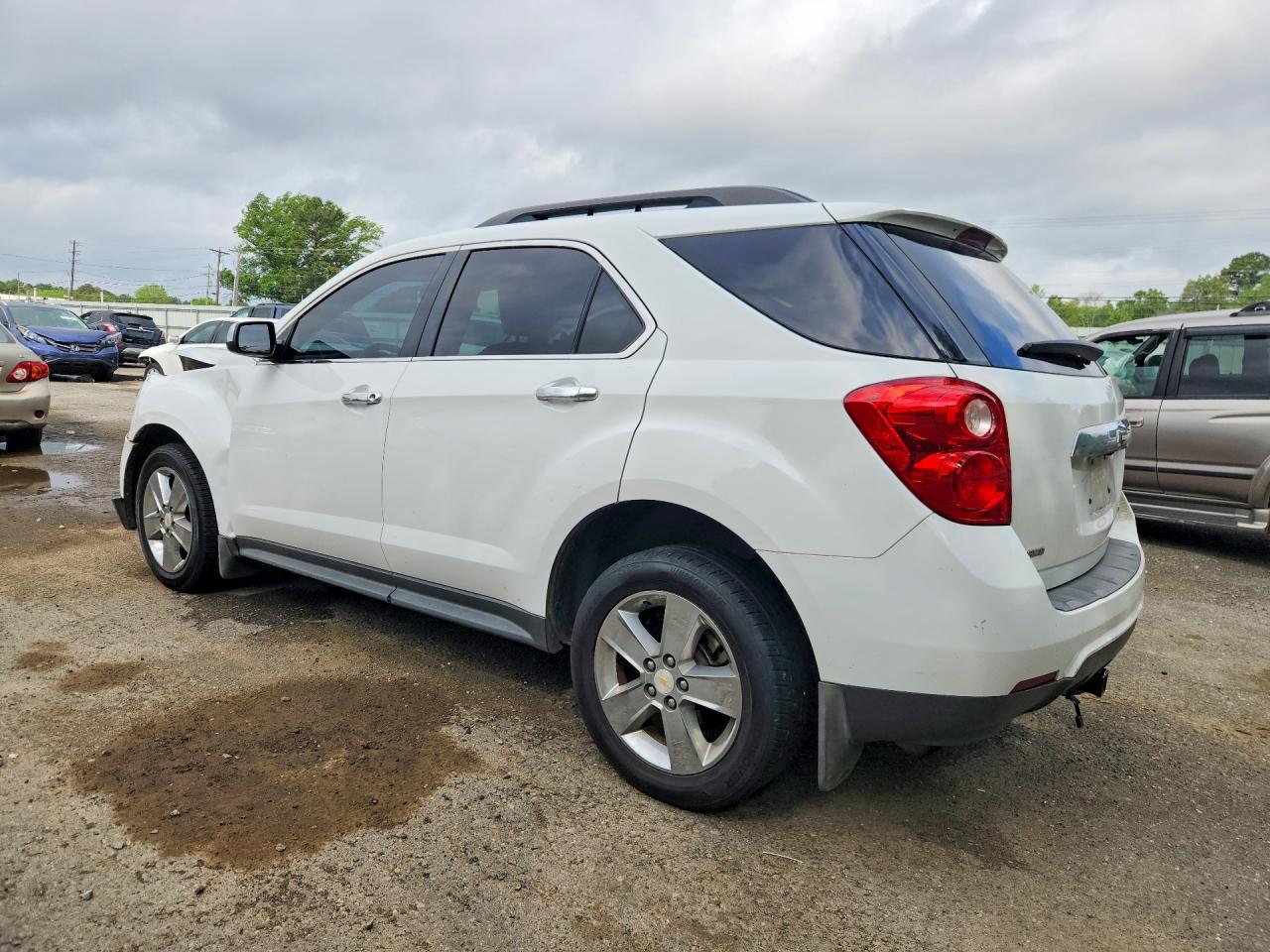 2015 CHEVROLET EQUINOX LT photo 4