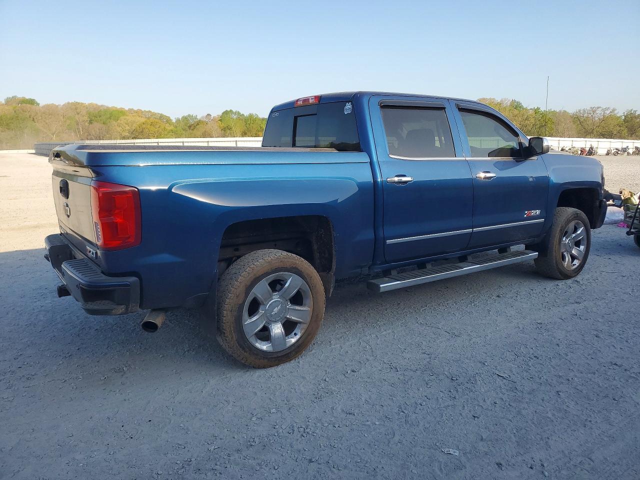 2017 CHEVROLET SILVERADO K1500 LTZ photo 5