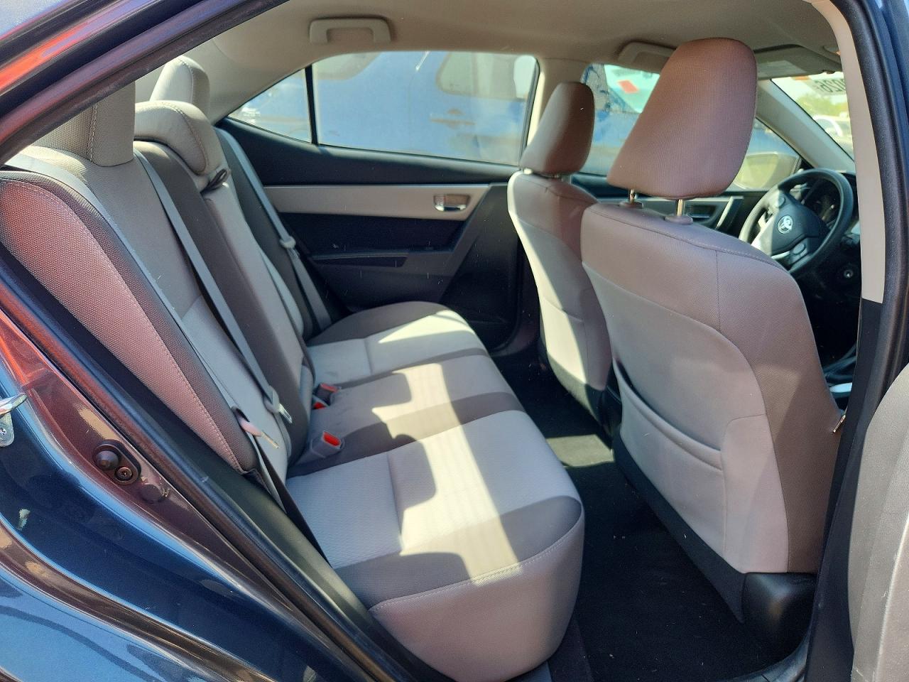2018 TOYOTA COROLLA LE photo 10