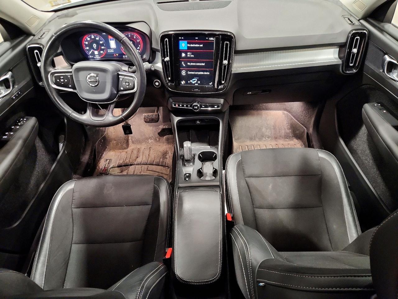 2020 VOLVO XC40 T5 MOMENTUM photo 22