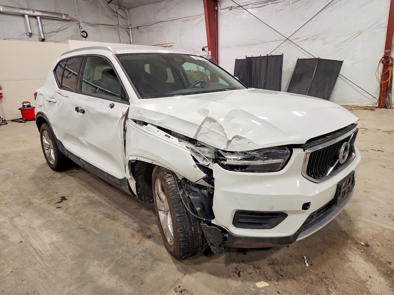 2020 VOLVO XC40 T5 MOMENTUM photo 10