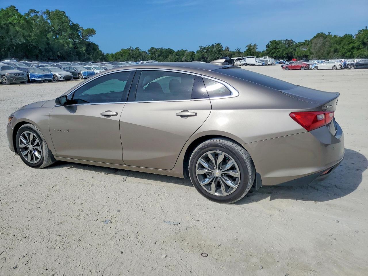 2024 CHEVROLET MALIBU LT photo 3