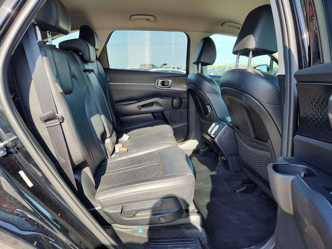 2024 KIA SORENTO S photo 21
