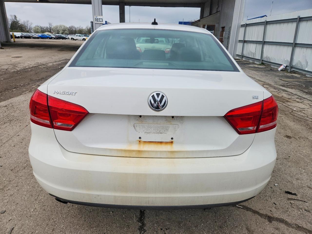 2012 VOLKSWAGEN PASSAT SE photo 16