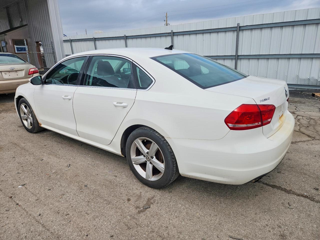 2012 VOLKSWAGEN PASSAT SE photo 4