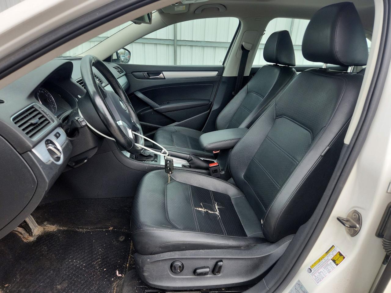 2012 VOLKSWAGEN PASSAT SE photo 19