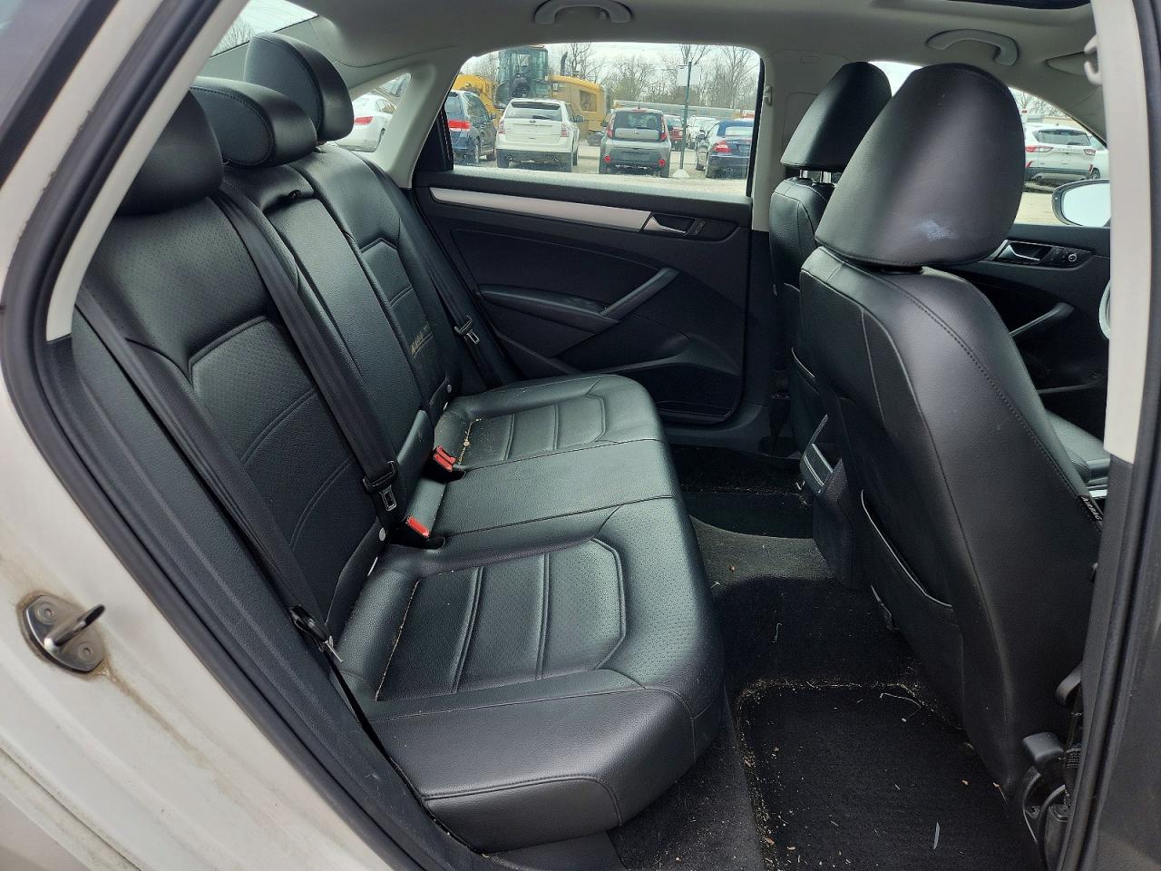 2012 VOLKSWAGEN PASSAT SE photo 28