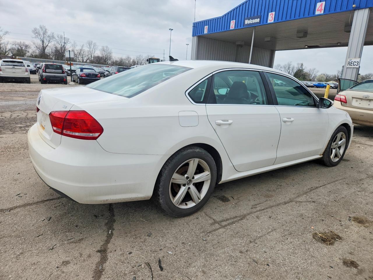 2012 VOLKSWAGEN PASSAT SE photo 7