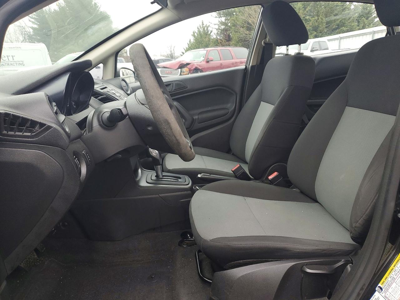 2015 FORD FIESTA S photo 13