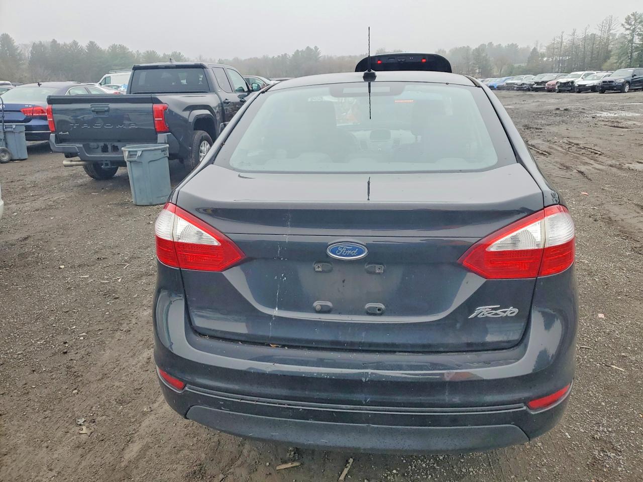 2015 FORD FIESTA S photo 11