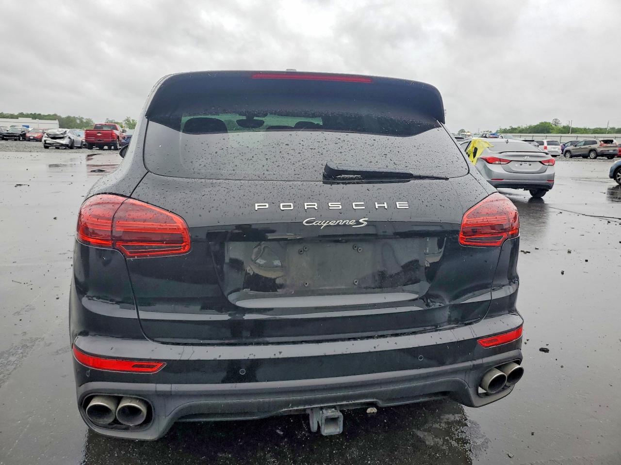 2017 PORSCHE CAYENNE S photo 11