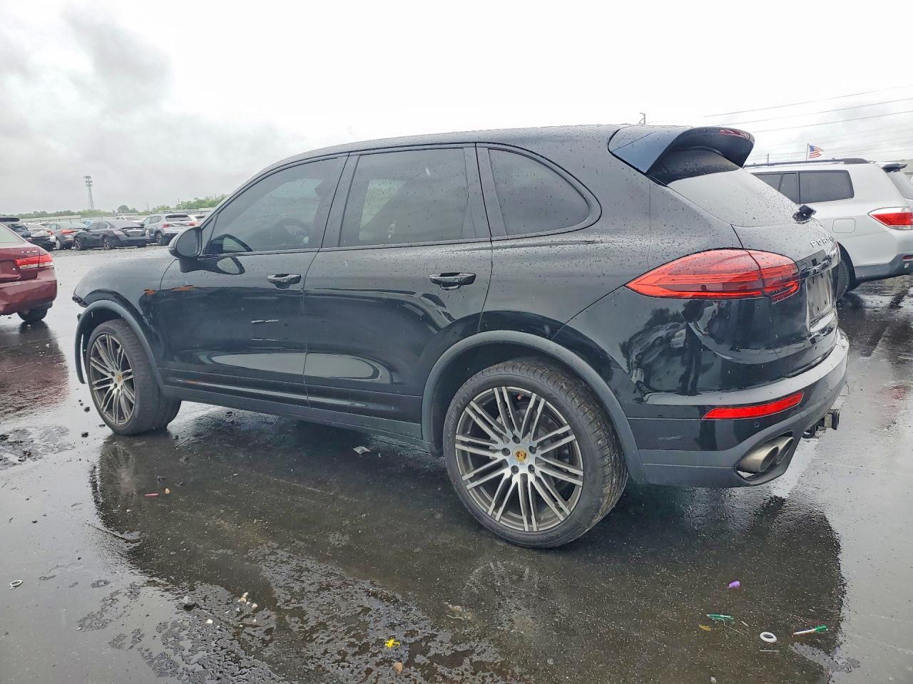 2017 PORSCHE CAYENNE S photo 3
