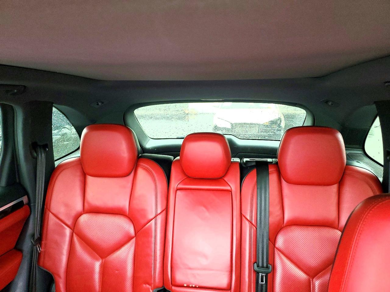 2017 PORSCHE CAYENNE S photo 19