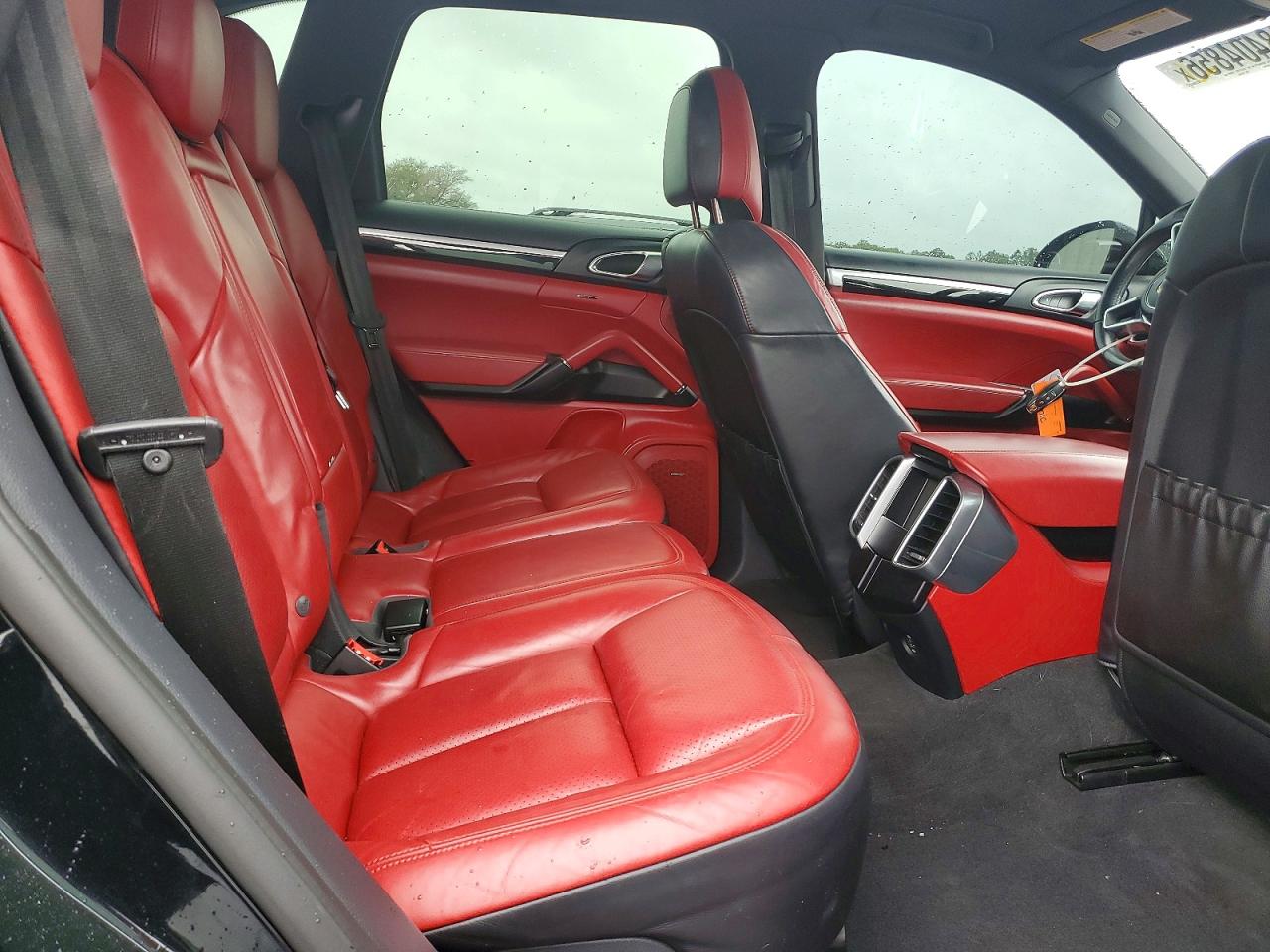 2017 PORSCHE CAYENNE S photo 21