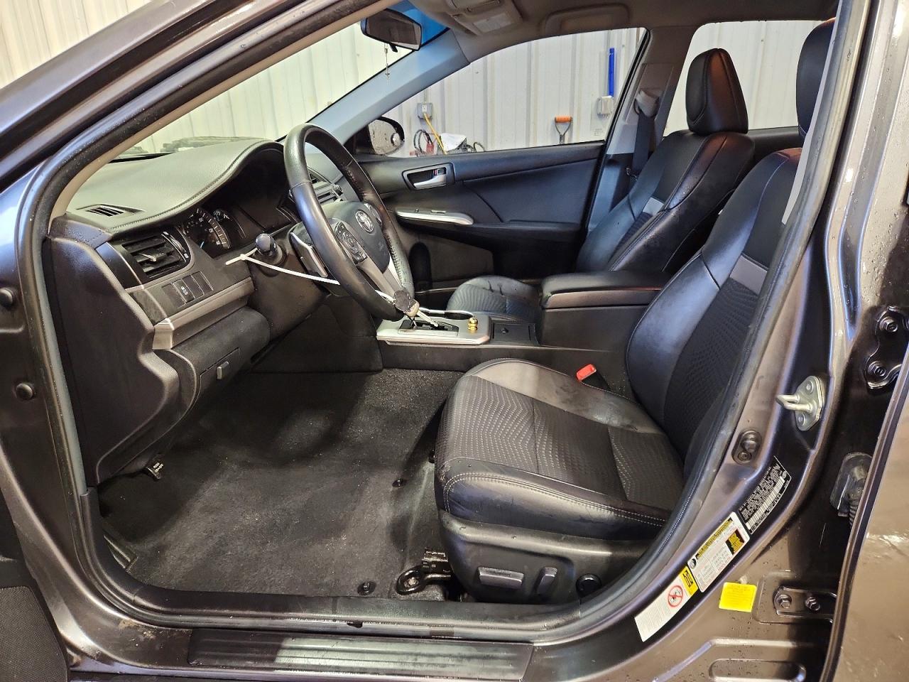 2013 TOYOTA CAMRY SE photo 7