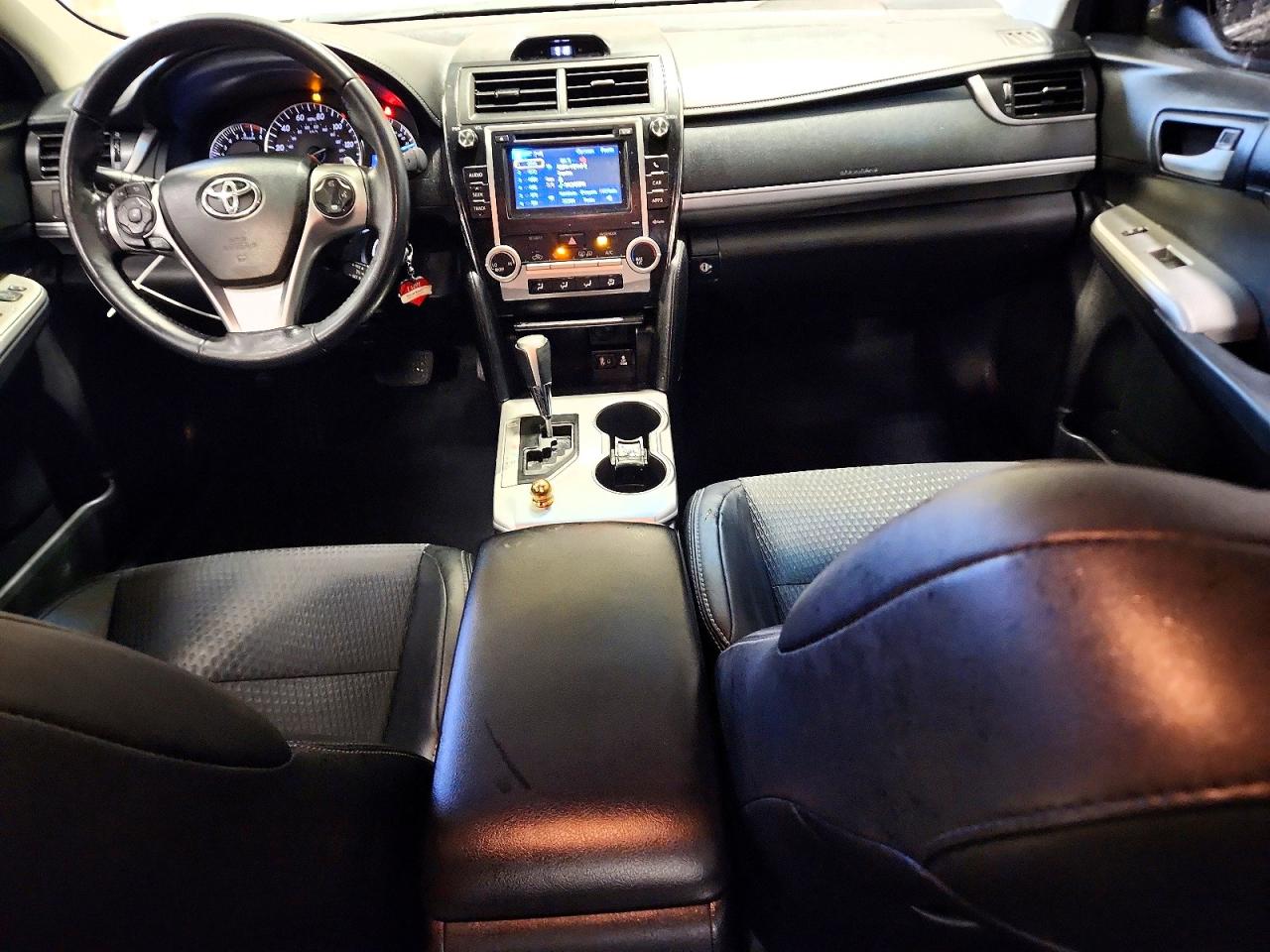 2013 TOYOTA CAMRY SE photo 8