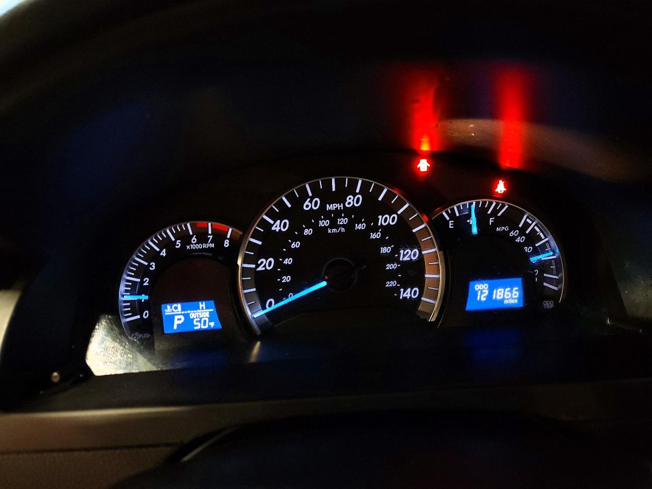 2013 TOYOTA CAMRY SE photo 9