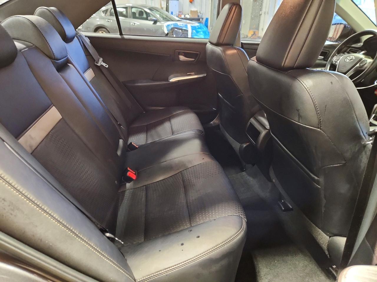 2013 TOYOTA CAMRY SE photo 10