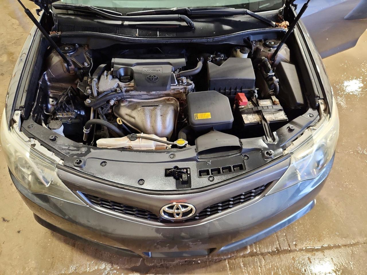 2013 TOYOTA CAMRY SE photo 11