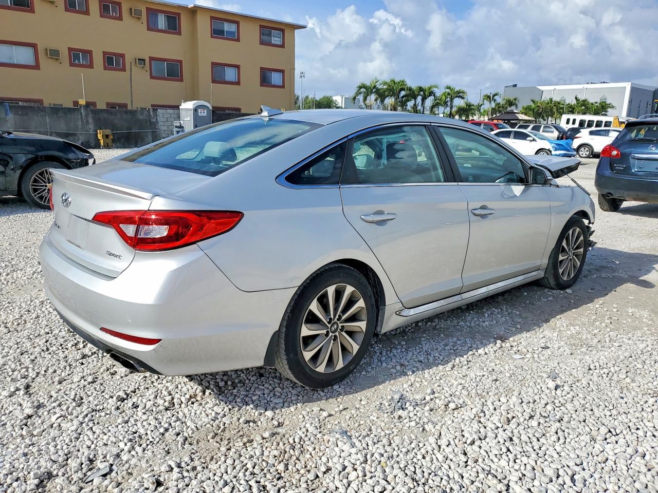 2016 HYUNDAI SONATA SPORT photo 7