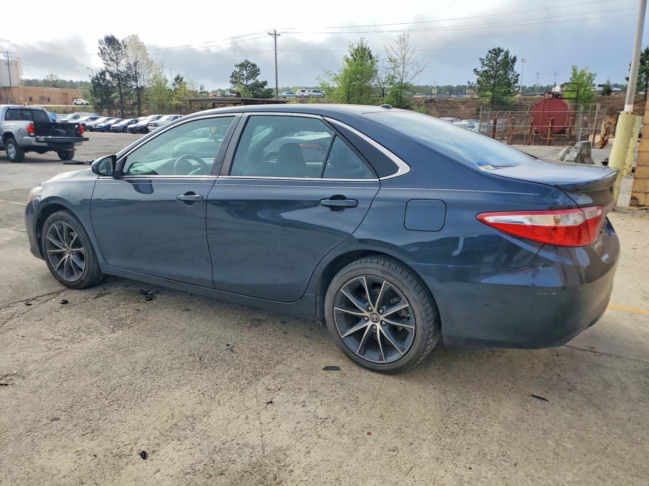 2017 TOYOTA CAMRY XSE photo 3