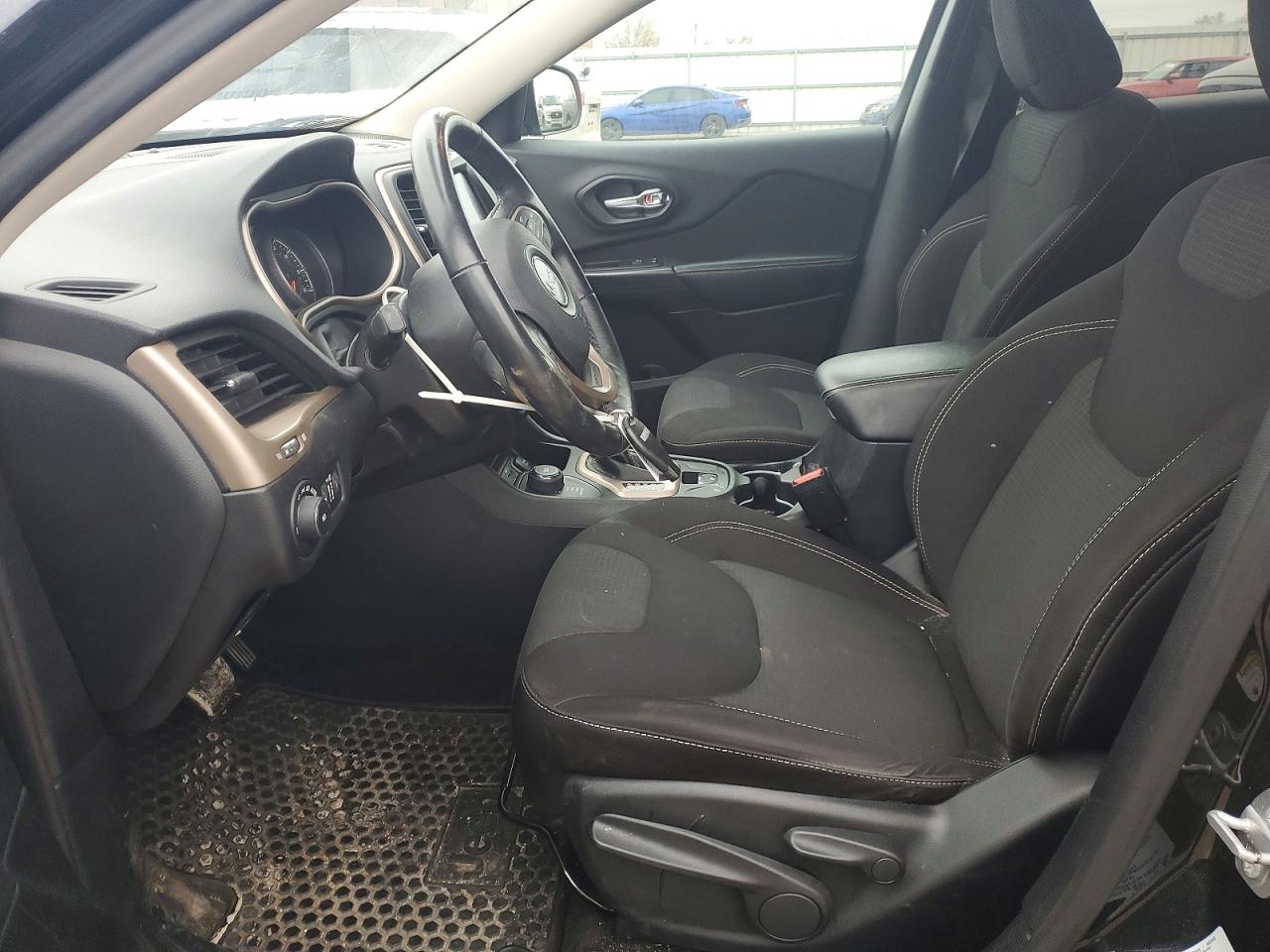 2015 JEEP CHEROKEE LATITUDE photo 13