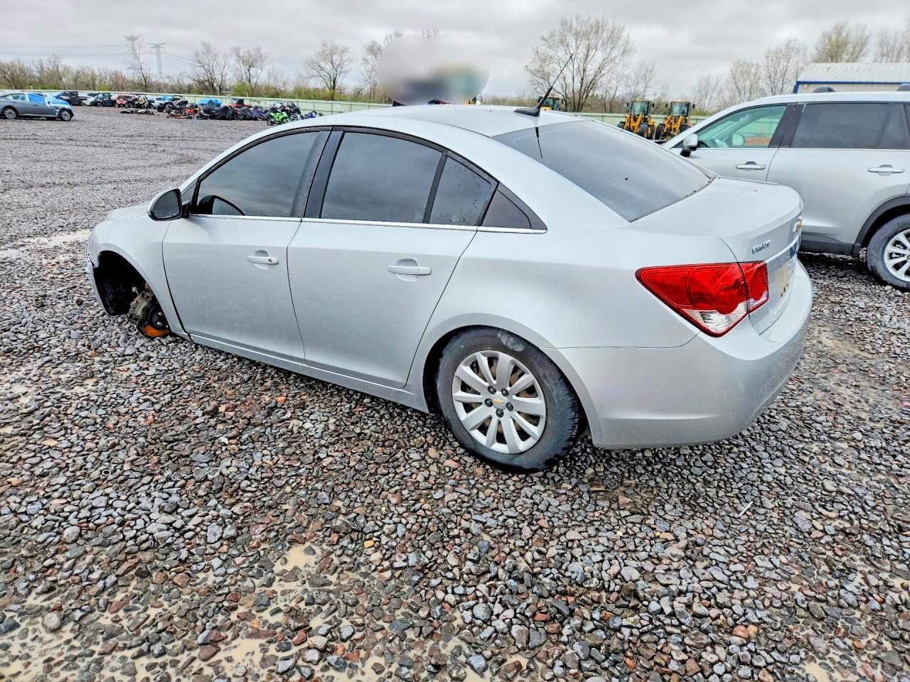 2011 CHEVROLET CRUZE LT photo 4