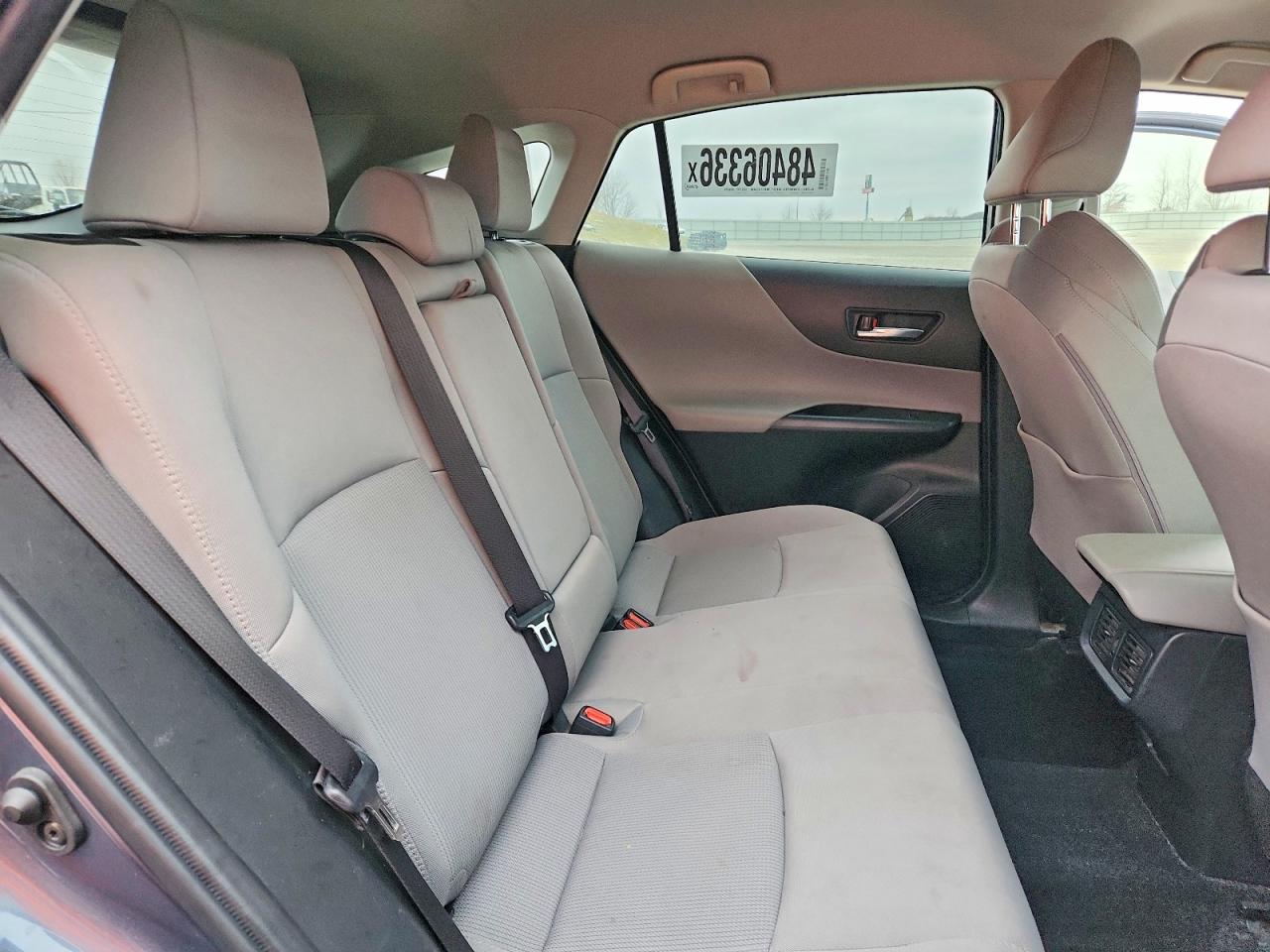 2021 TOYOTA VENZA LE photo 31