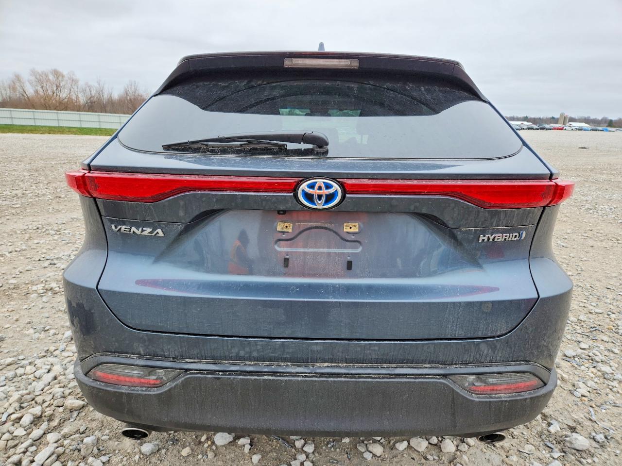 2021 TOYOTA VENZA LE photo 16