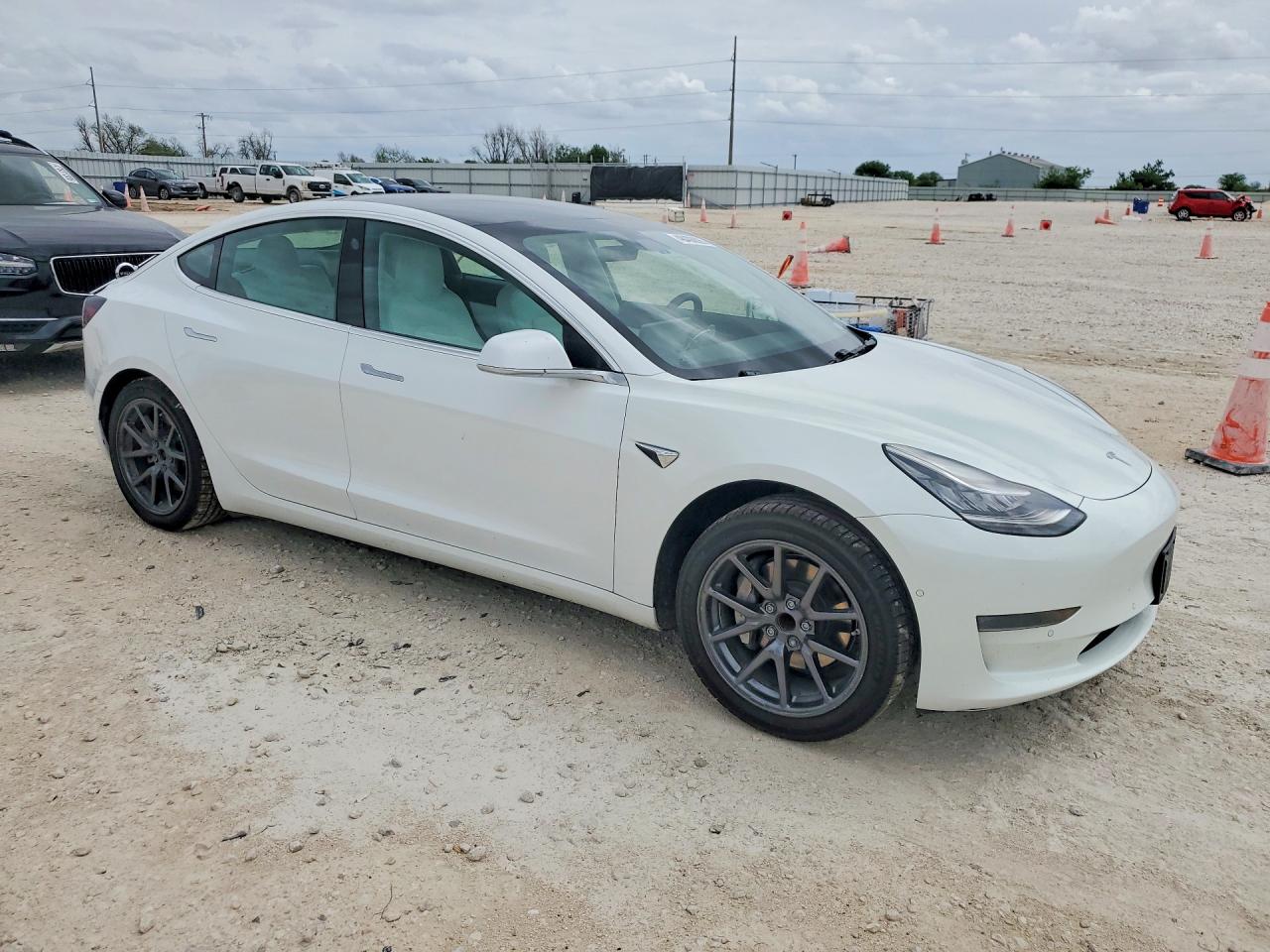 2019 TESLA MODEL 3 photo 4