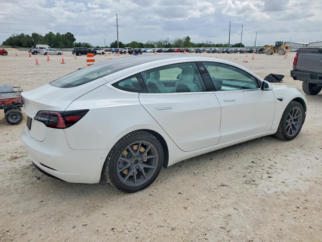 2019 TESLA MODEL 3 photo 3