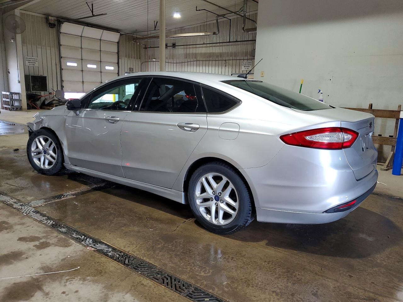 2015 FORD FUSION SE photo 2