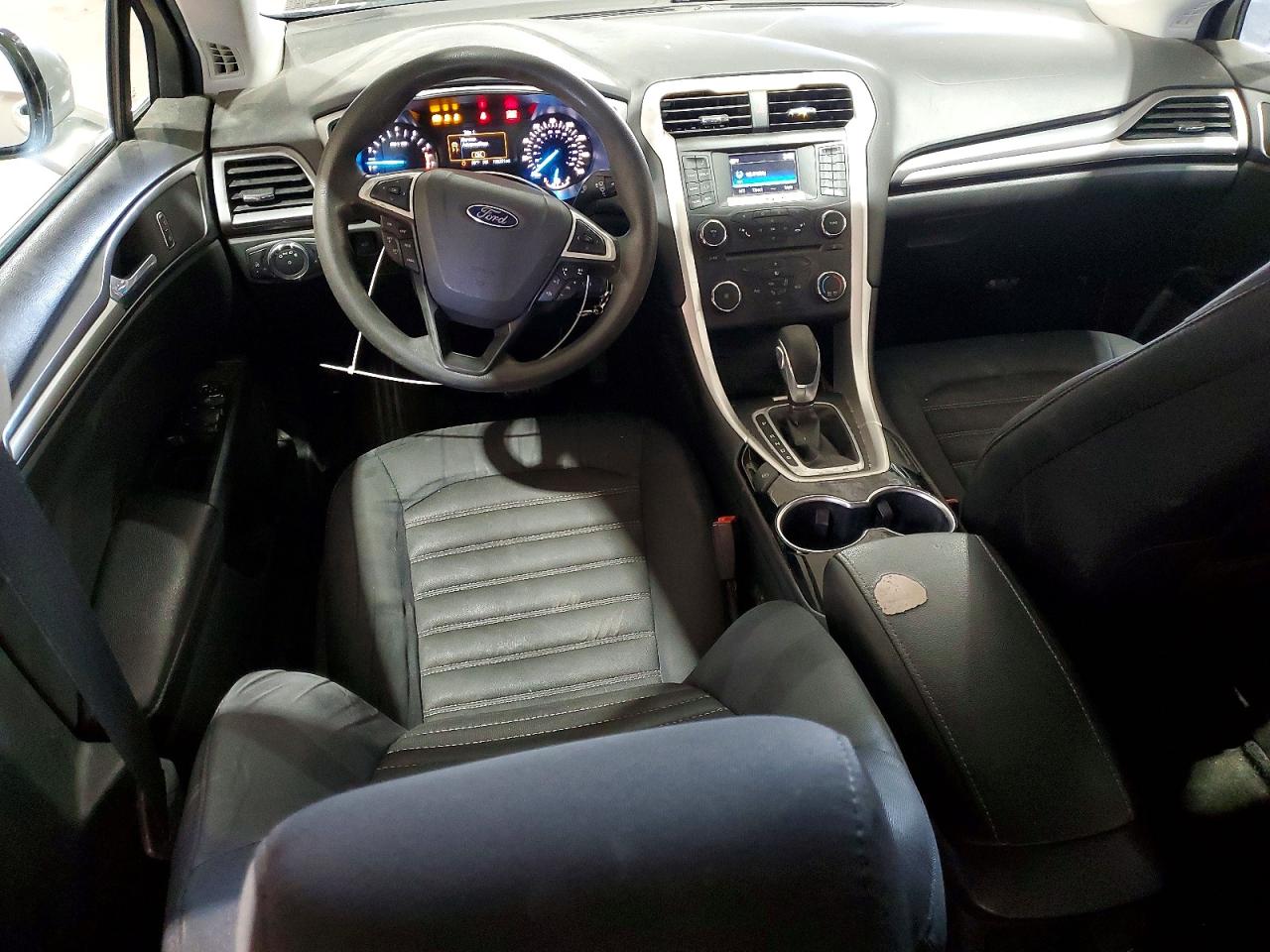 2015 FORD FUSION SE photo 8