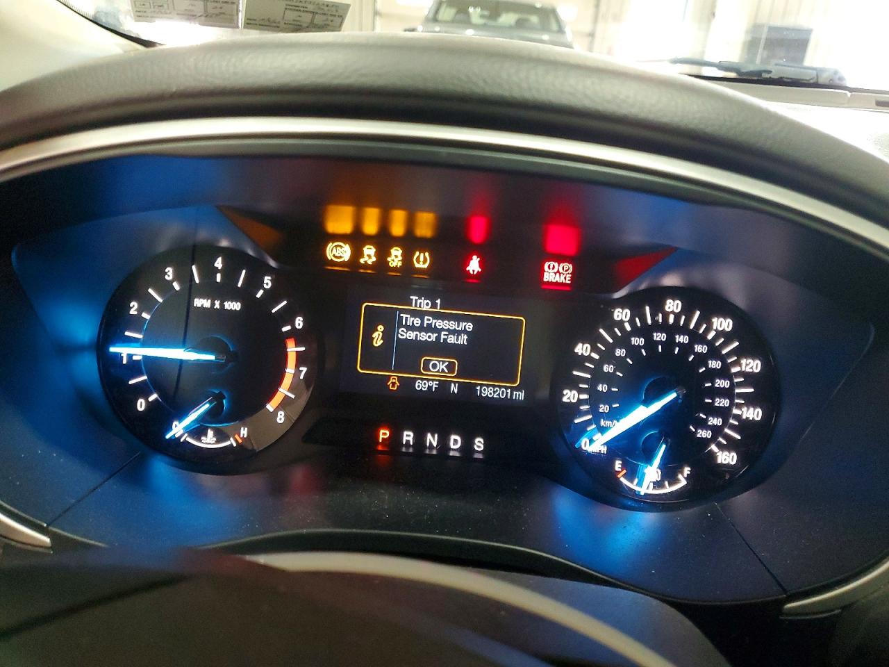 2015 FORD FUSION SE photo 9