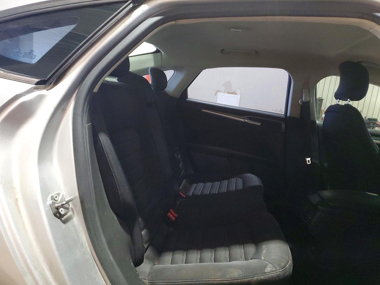 2015 FORD FUSION SE photo 10