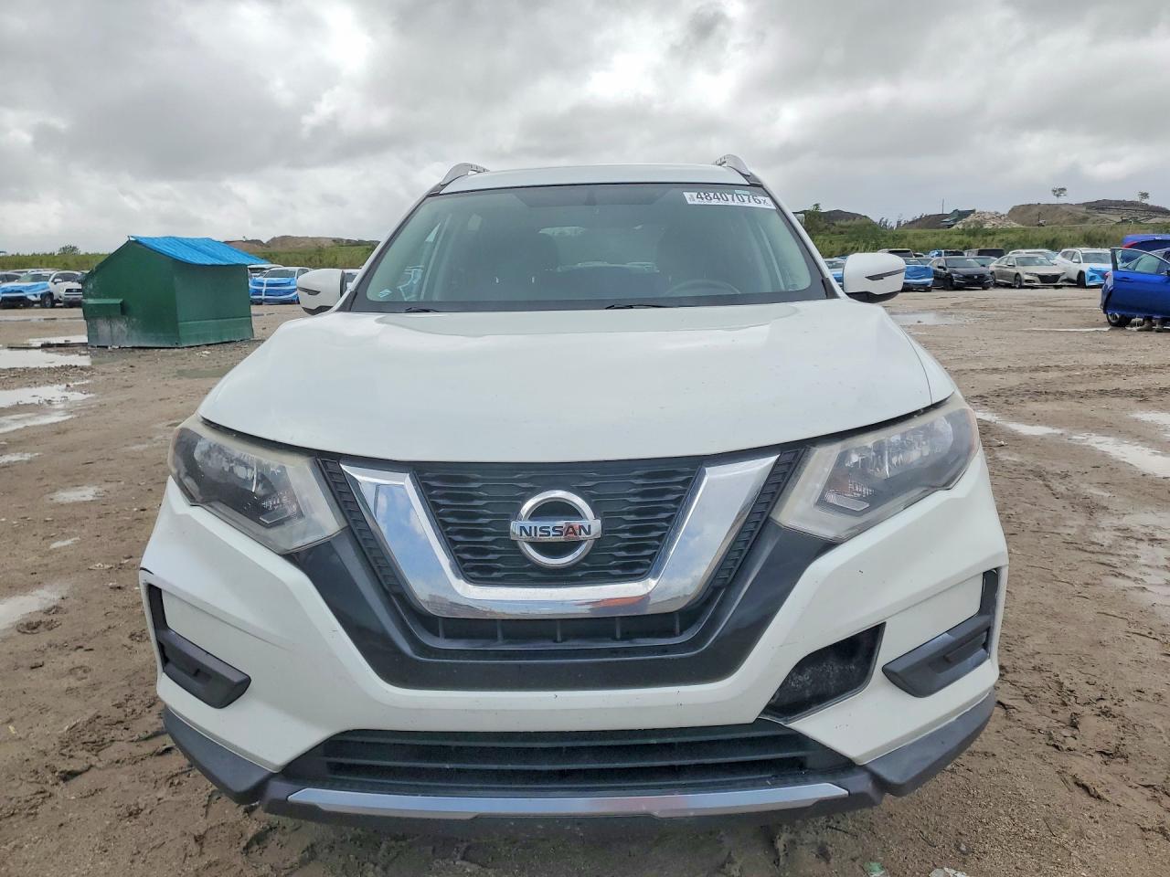 2017 NISSAN ROGUE SV photo 5