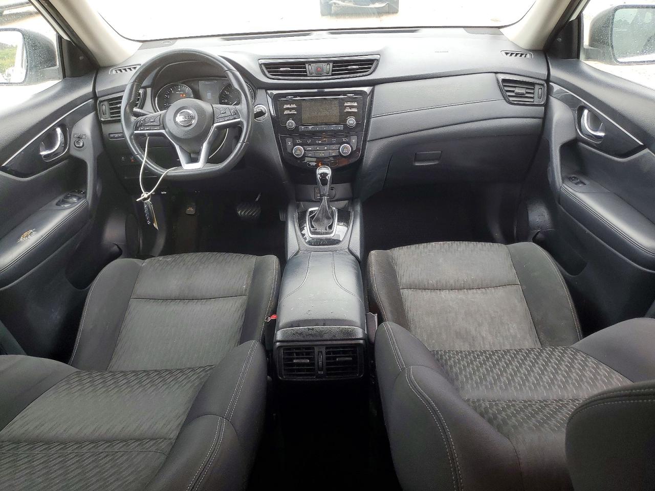 2017 NISSAN ROGUE SV photo 8