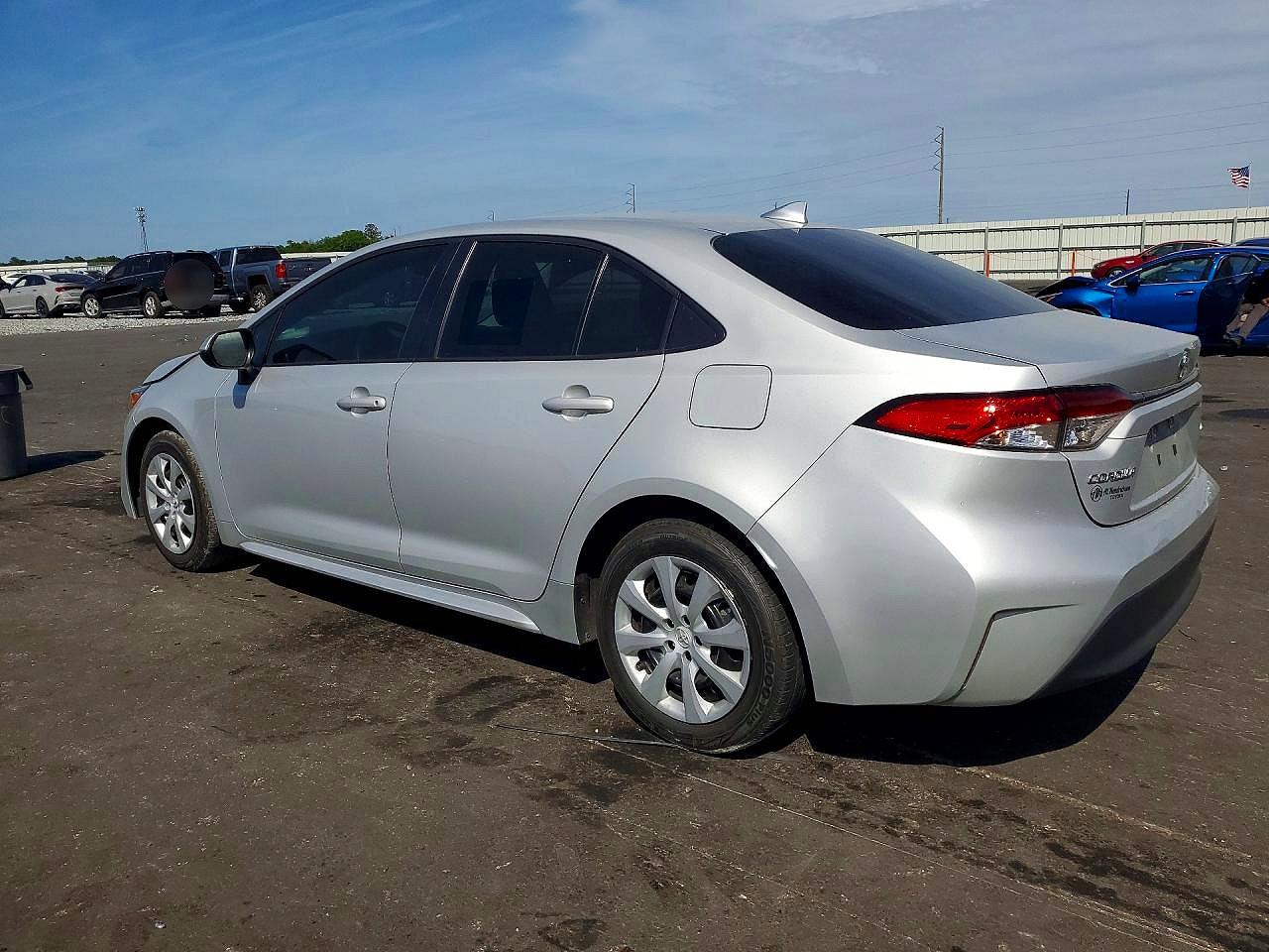 2024 TOYOTA COROLLA LE photo 4