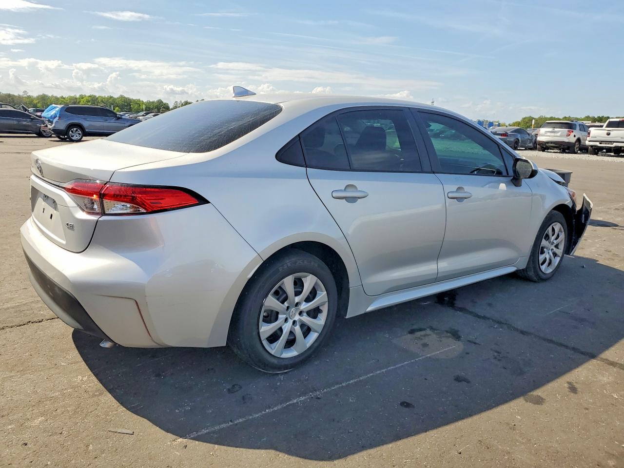 2024 TOYOTA COROLLA LE photo 7