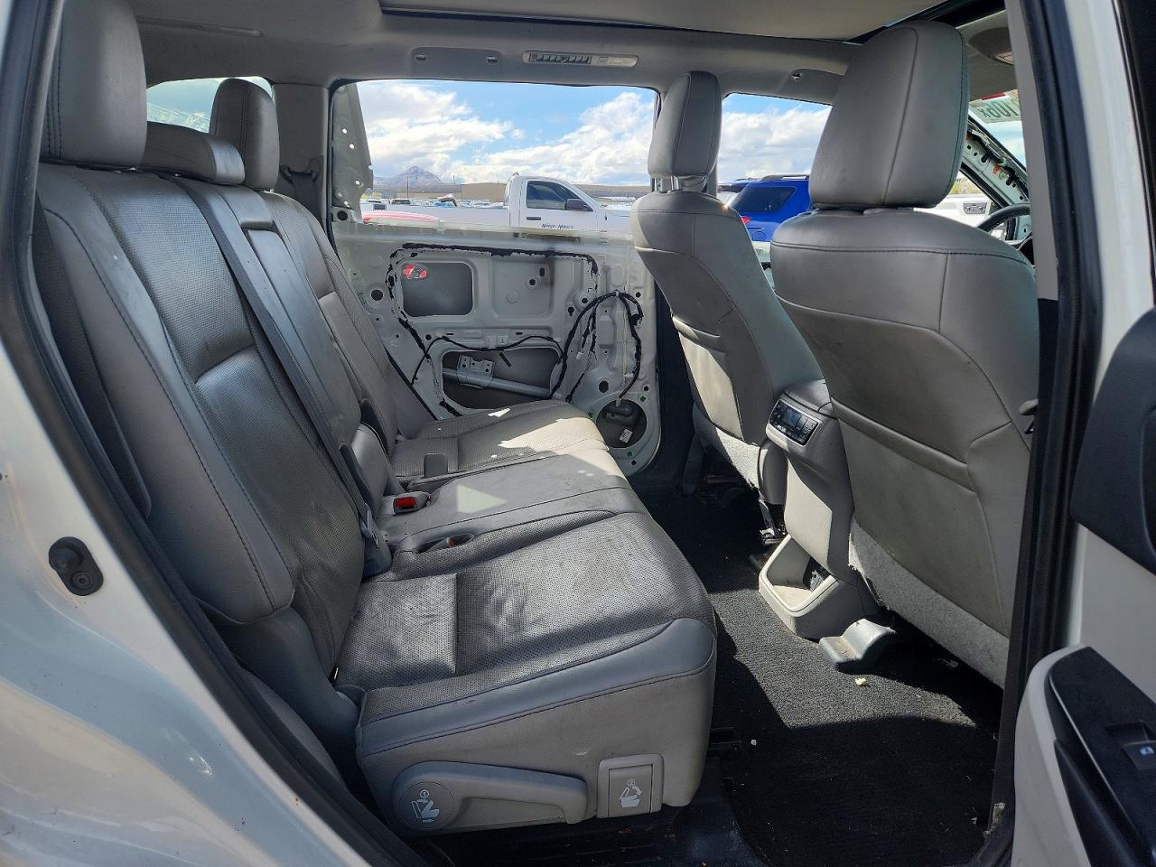 2019 TOYOTA HIGHLANDER LIMITED PLATINUM photo 11