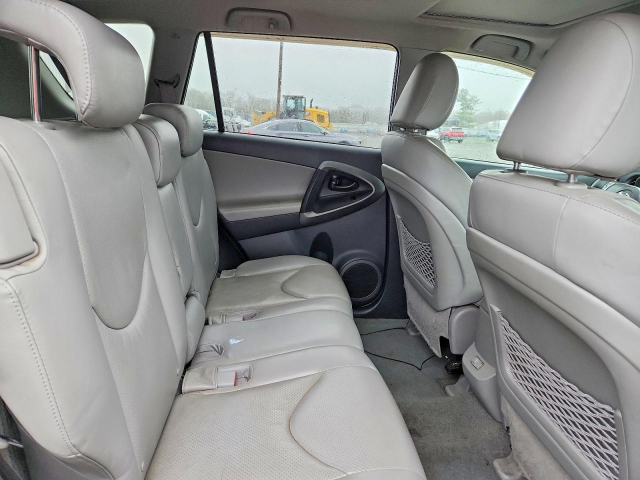2010 TOYOTA RAV4 LIMITED photo 21